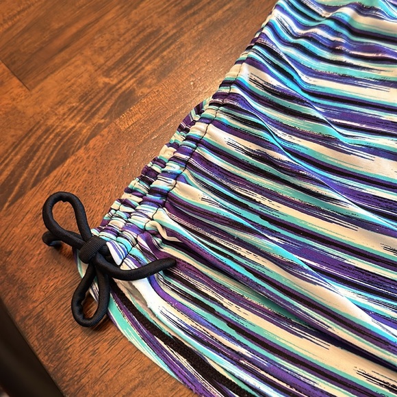 Pair of a Tankini Tops, Size XL - Picture 10 of 12